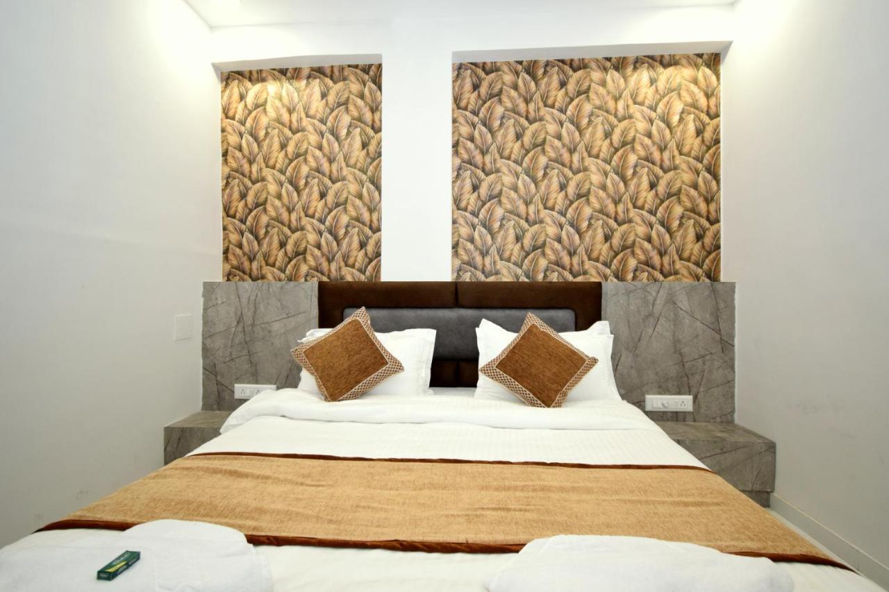 Hotel A1 Vastrapur Ahmedabad Exterior photo