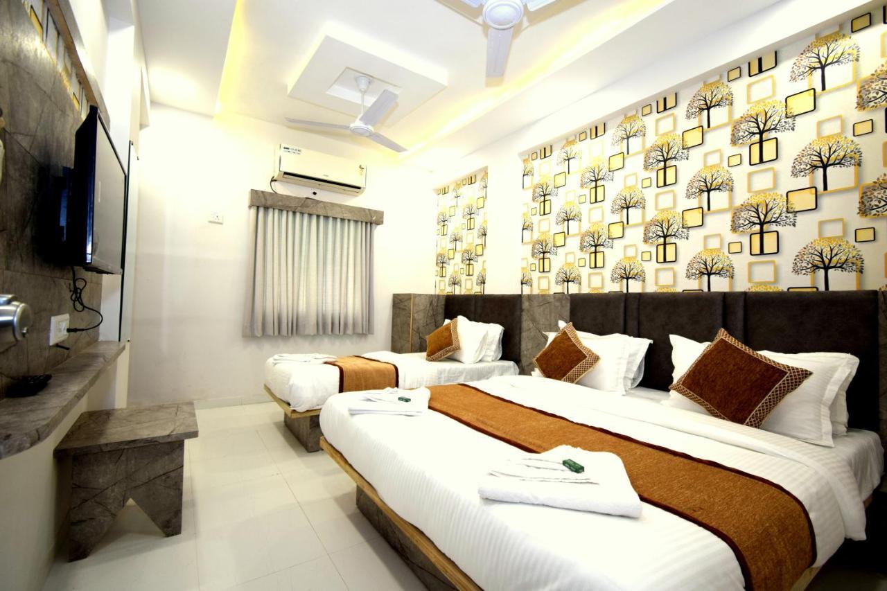 Hotel A1 Vastrapur Ahmedabad Exterior photo