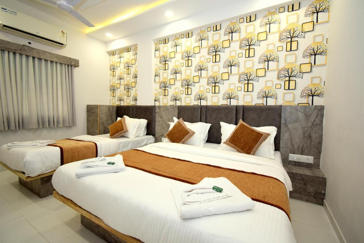 Hotel A1 Vastrapur Ahmedabad Exterior photo